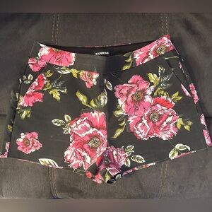 Express Shorties Mid Rise Shorts Size 8